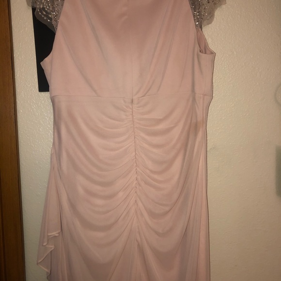Dress - Picture 4 of 4